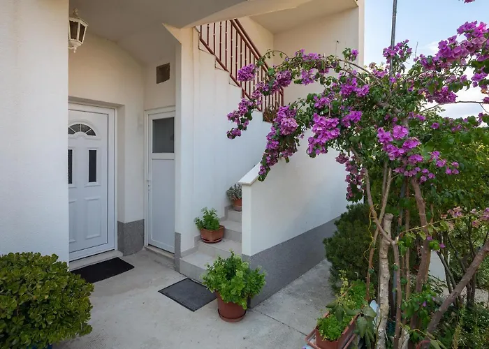 Apartments Near Beach Babic